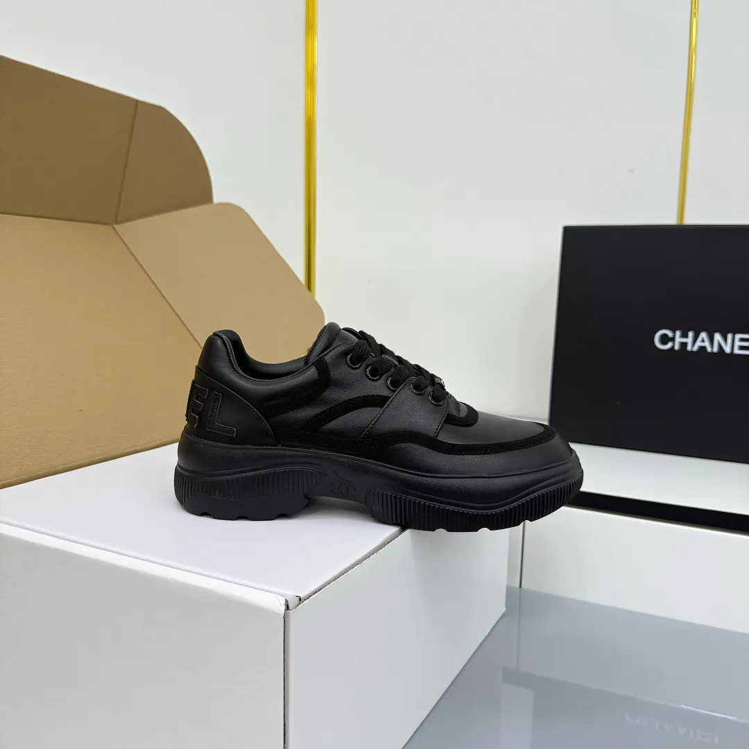 👟👟Ex-factory price 620👟👟 Chanel bread shoes ~ original calfskin panda shoes Chanel 25C latest hot style panda black and white sports shoes casual sneakers Xiaoxiang hot item classic black and white panda color coco girls must pay Fabric: original custom mixed sheepskin lining: original imported breathable mesh lining outsole: Original molded rubber + TPU combination Size: Women's 35-41
